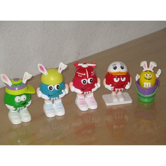 Wholesale M&M Plastic Figure Containers Various Lot of 5 Different Pre Owned - Picture 1 of 5